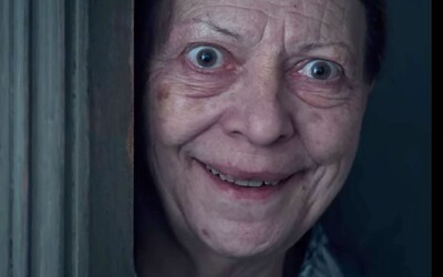 Šialená starenka z knihy ožíva, aby v hororovom seriáli od Netflixu zabila spisovateľku, ktorá ju stvorila