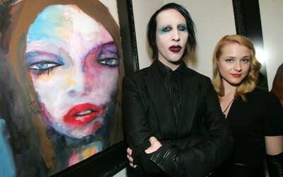 Sídlo Marilyna Mansona prohledali policisté. Ze zpěvákova domu si odnesli pevné disky a paměťové karty