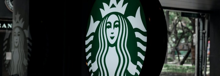 Šílenství ve Starbucksu: Lidé se prali o hrnek z limitované edice, už ho přeprodávají za tisíce korun