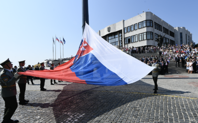 Silný vietor v Bratislave odfúkol vlajku z Dankovho stožiara (Aktualizované)
