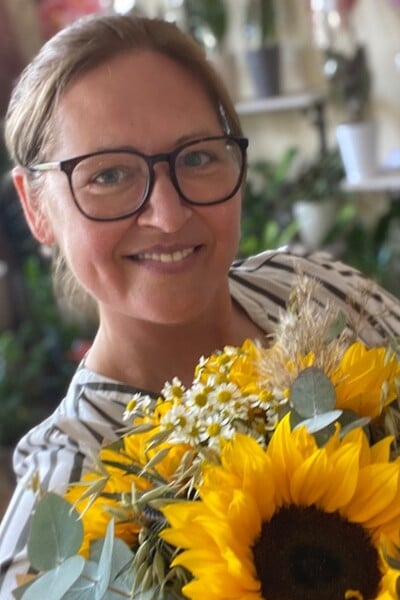 Silvia má kvetinárstvo: Ošiaľ dušičiek vytvorili ľudia, zarobím vtedy však päťnásobne viac (Rozhovor)