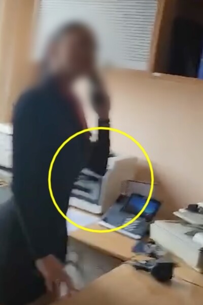 Škandál na mestskom úrade: Zamestnankyňa v kancelárii nakrúcala porno počas úradných hodín