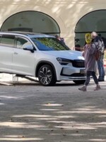 Škoda po vlne kritiky ruší spoluprácu so SNG. Sťahuje autá z jej nádvoria, dôvodom sú praktiky vedenia