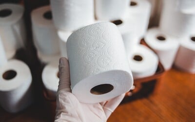 Skrytý „poklad“ v zásilce toaletního papíru. Australská policie našla překvápko za osm miliard korun