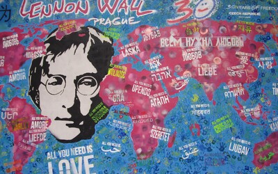 Slávna Lennonová stena v Prahe zmení svoju podobu. Premaľujú ju umelci z celej EÚ, Ukrajiny a Nórska