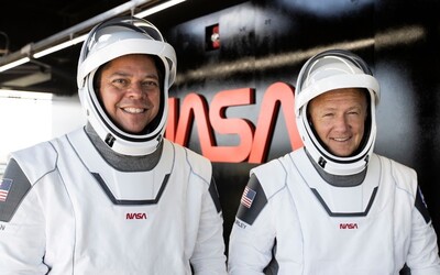 Sleduj naživo astronautov, ktorí sa vracajú s loďou SpaceX. Pristávať budú v Mexickom zálive
