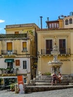 Slnečné talianske mestečko ti dá 30-tisíc eur, ak sa doň nasťahuješ. Zverejnilo podmienky, ktoré musíš splniť