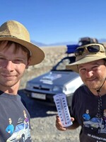 Slováci dobyli Death Valley s autom z 90. rokov. Felicia vydržala extrémne teploty, klimatizácia sa pokazila