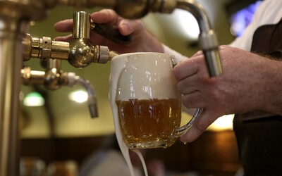 Slováci minuli v maloobchodoch za rok na pivo 290 miliónov eur. Radlerom sa darí čoraz viac