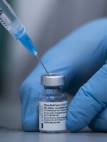 Slováci najviac dôverujú vakcínam Pfizer a Sputnik V, najmenej AstraZeneca, ukázal prieskum