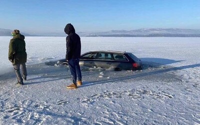 Slováci se vydali s autem frajeřit na zmrzlou přehradu, propadli se pod led