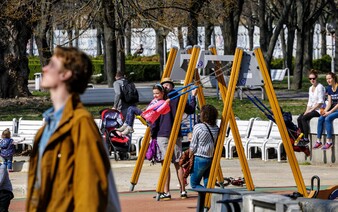 Slovákov čaká prudké oteplenie. Dočkáme sa prvých letných dní, teploty sa môžu vyšplhať na 25 °C