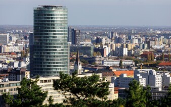 Slovenská ekonomika spomalí viac, než sa očakávalo. NBS predpokladá pokles zamestnanosti