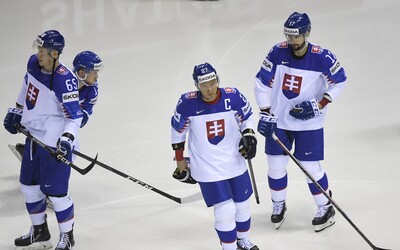 Slovenská hokejová reprezentácia poráža Dánsko. Rozhodol Ladislav Nagy, ktorý sa lúči s kariérou
