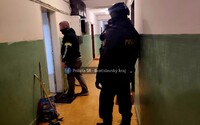 Slovenská policie rozjela akci Mikuláš, drogové razie provádí na více místech v Bratislavě