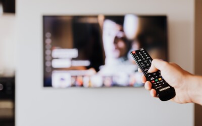 Slovenské televízie môžu po novom večer odvysielať aj 20 minút reklamy bez prerušenia, umožní im to mediálny zákon