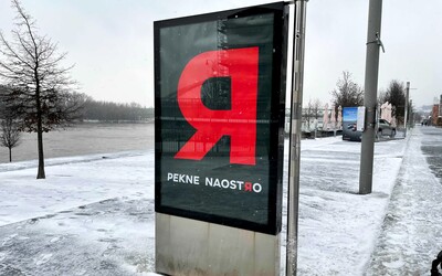 Slovenské ulice zaplavila záhadná reklama s otočeným písmenom R