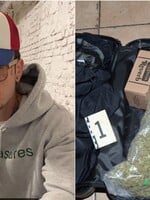 Slovenského rapera Karla zadržala polícia, vlakom prevážal 1,5 kilogramu marihuany a 150 gramov kokaínu