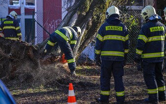 Slovenskí hasiči hrozia hromadnými výpoveďami. Nočné sa im nepočítajú do pracovného času