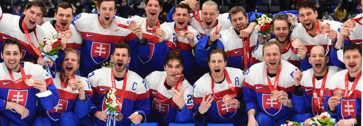 Slovenskí hokejisti budú po príchode na Slovensko oslavovať s fanúšikmi. Okružnú jazdu kabriobusom zavŕšia na Námestí SNP
