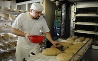 Slovenskí pekári a cukrári upozorňujú poslancov. Cena potravín sa môže zvýšiť