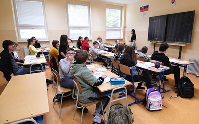 Slovenskí učitelia by okamžite potrebovali zvýšiť platy o 48 %. Takéto majú výplaty, oproti priemeru masívne zaostávajú