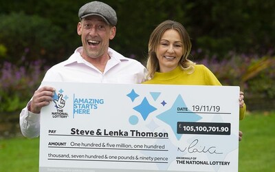 Slovensko-anglický pár, ktorý vyhral v lotérii viac ako 116 miliónov eur, si kúpil ojazdenú dodávku a auto