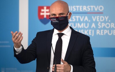 Slovensko chce mať otvorené školy aj pri zhoršení sa pandemickej situácie, vyhlásil Branislav Gröhling 