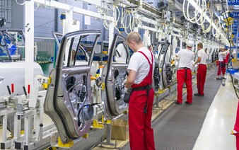 Slovensko má ďalší problém: Do predčasného dôchodku odchádzajú tisíce ľudí, zamestnávateľom chýba pracovná sila