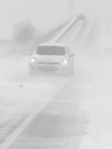 Slovensko o pár hodín zasiahne silný vietor o sile až 135 km/h a husté sneženie. Výstraha platí pre celú krajinu