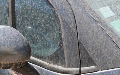 Slovensko od zajtra zasiahne saharský prach. Priprav sa na špinavé autá a okná