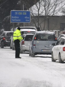 Slovensko opäť zažije zimu. V týchto lokalitách by sme sa mali pripraviť na snehové nádielky
