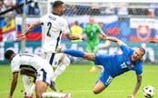 Slovensko sa lúči s Eurom, našim futbalistom sa nepodarilo zdolať Angličanov. Po predĺžení sme prehrali 1 : 2
