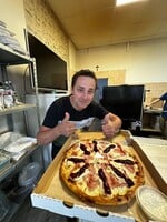 Slovenskom sa šíri trend netradičných pízz. Ochutnal som dubajskú, kapustovú, bolonskú, kebabovú a brusnicovú pizzu (TEST)