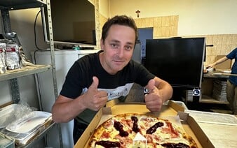 Slovenskom sa šíri trend netradičných pízz. Ochutnal som dubajskú, kapustovú, bolonskú, kebabovú a brusnicovú pizzu (TEST)