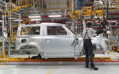 Slovenský Jaguar Land Rover čoskoro začne vyrábať elektrické vozidlá. Oznámili nové zmeny pre zamestnancov