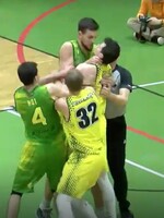 Slovenský basketbalista počas zápasu škrtil protihráča. Do konfliktu sa zapojil aj brankár futbalovej reprezentácie
