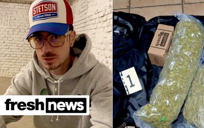 Slovenský raper prevážal vlakom 1,5 kilogramu marihuany a 150 gramov kokaínu. Zadržala ho polícia.