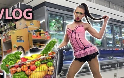 Slovenský youtuber a make-up artista nakupoval v bratislavských supermarketoch len v ružovom korzete