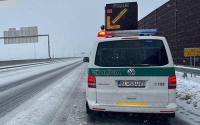 Sneženie na západe komplikuje dopravu: Pezinská Baba je pre zlú zjazdnosť uzavretá