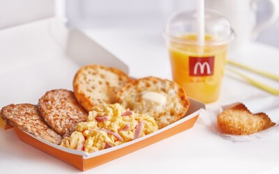 Snídaně z McDonald’s se konečně začne rozvážet. Zatím v Praze, Brně a Ostravě