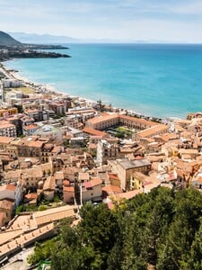 Sníš o domku v Itálii? Vesnice na Sicílii je prodává za tři eura