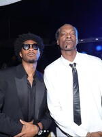 Snoop Dogg bude mať svoj vlastný film. Stvárni ho herec z obľúbeného seriálu Outer Banks