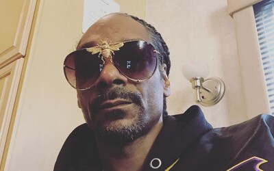 Snoop Dogg platí 50 tisíc dolarů člověku, kterého zaměstnal, aby mu připravoval jointy z marihuany