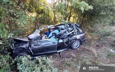Šoféri na D2 nepomohli zranenému dieťaťu na krajnici. Tragickú nehodu pri českej hranici už vyšetruje polícia