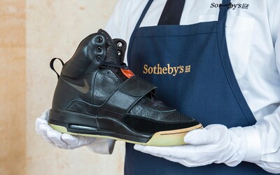 Sotheby's spustí aukciu na tenisky Nike Air Yeezy 1 v hodnote okolo 850 000 eur 
