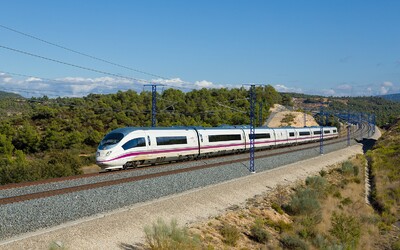 Španělští úředníci objednali nové vlaky za 6 miliard korun. Nevejdou se jim ale do tunelů