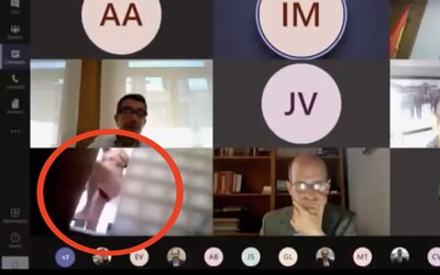 Španielsky poslanec si počas videokonferencie zabudol vypnúť kameru. Jeho sprchovanie sa vysielalo naživo v televízii
