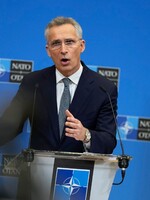 Spojenci podpísali prístupové protokoly Fínska a Švédska o vstupe do NATO. Je to historická chvíľa, povedal Jens Stoltenberg 