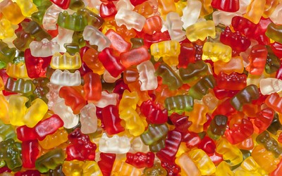 Společnost Haribo odměnila nálezce ztraceného šeku na 112 milionů korun sladkostmi. „Poněkud laciné,“ míní